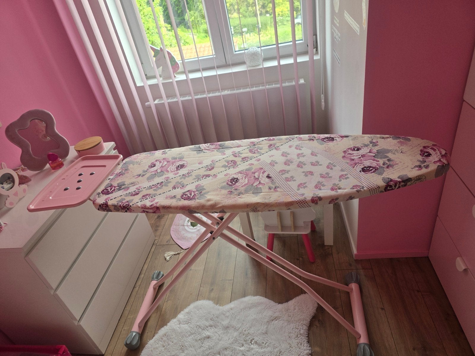 Grande table à repasser de haute qualité en état neuf 120 cm, Enlèvement, Comme neuf, Fer à repasser avec cordon