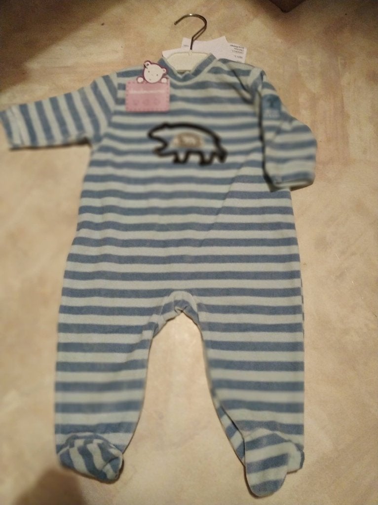 nieuwe baby pyjama 3 maand, pyjama's en pakjes vanaf 1maand, Kinderen en Baby's, Ophalen of Verzenden, Nieuw