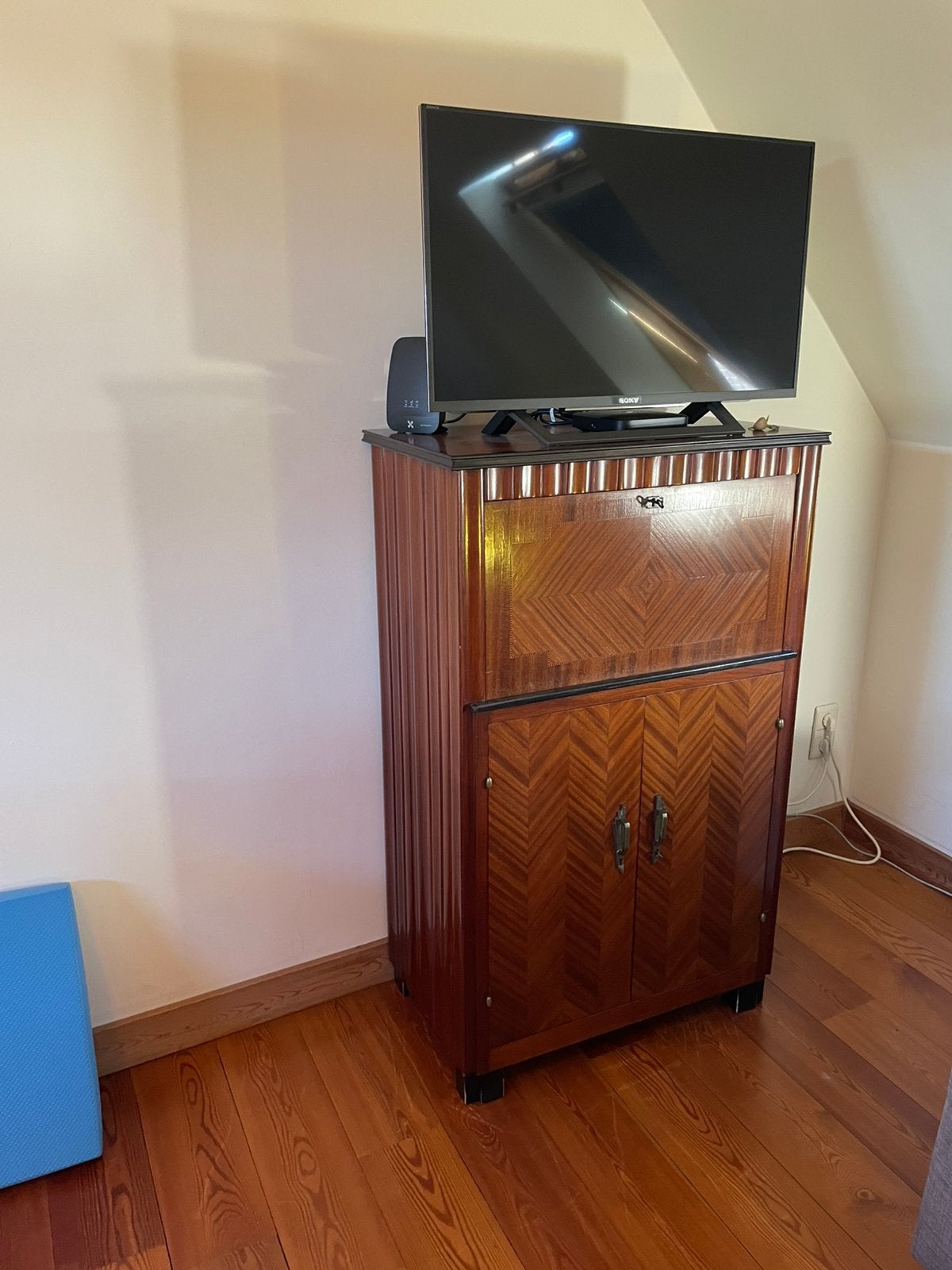 Oude TV meubel, Ophalen