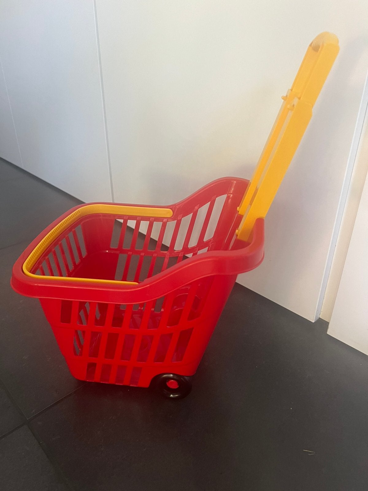 Winkelmandje speelgoed, Kinderen en Baby's, Ophalen, Zo goed als nieuw