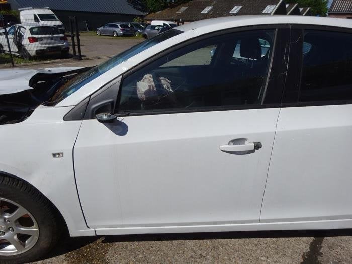 Portier 4Deurs links-voor van een Chevrolet Cruze (GAZ), Gebruikt, Deur, -, Ophalen of Verzenden