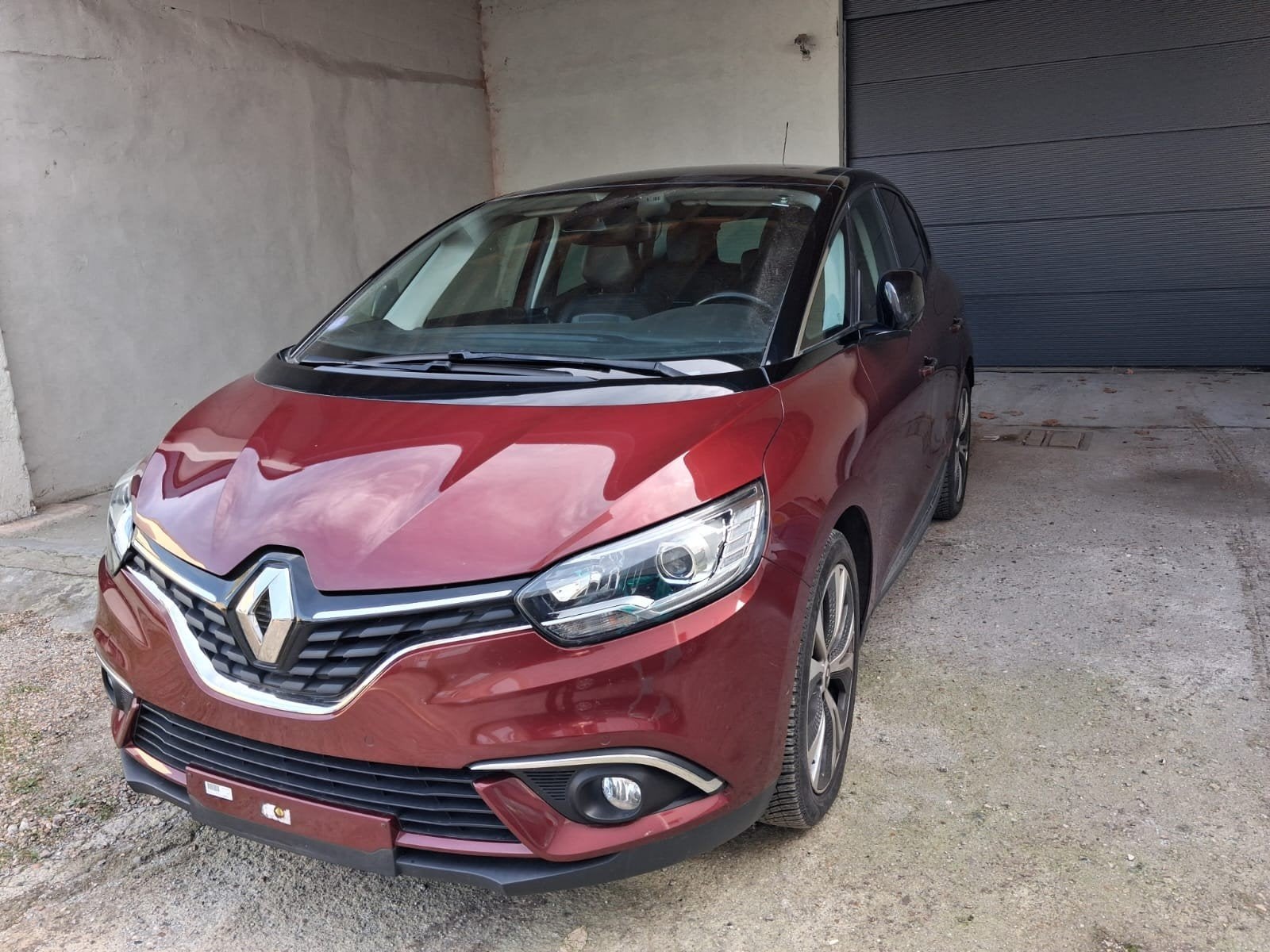 verkoop auto Renault Scenic, Voorwielaandrijving, 85 cc, Euro 6, 4 cilinders