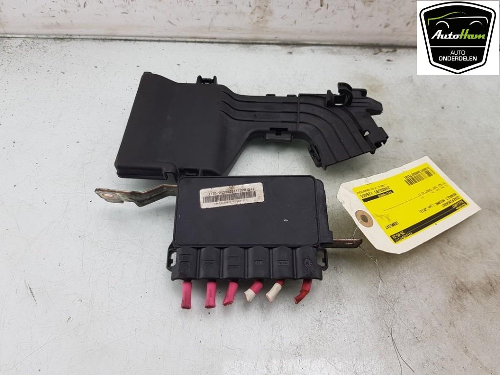 BOITIER FUSIBLES Renault Megane III CC (EZ) (243170005R), Autos : Pièces & Accessoires, Utilisé, Renault