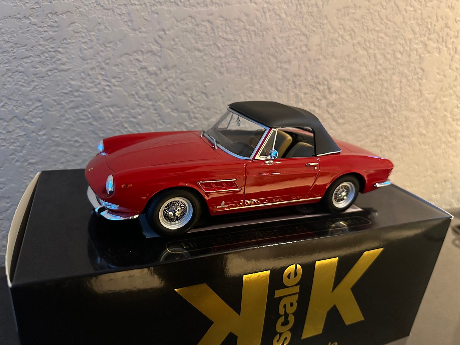1/18 Ferrari 275 GTS Pininfarina Spyder 1964 - KK Scale, Ophalen of Verzenden, Zo goed als nieuw, Auto, Overige merken