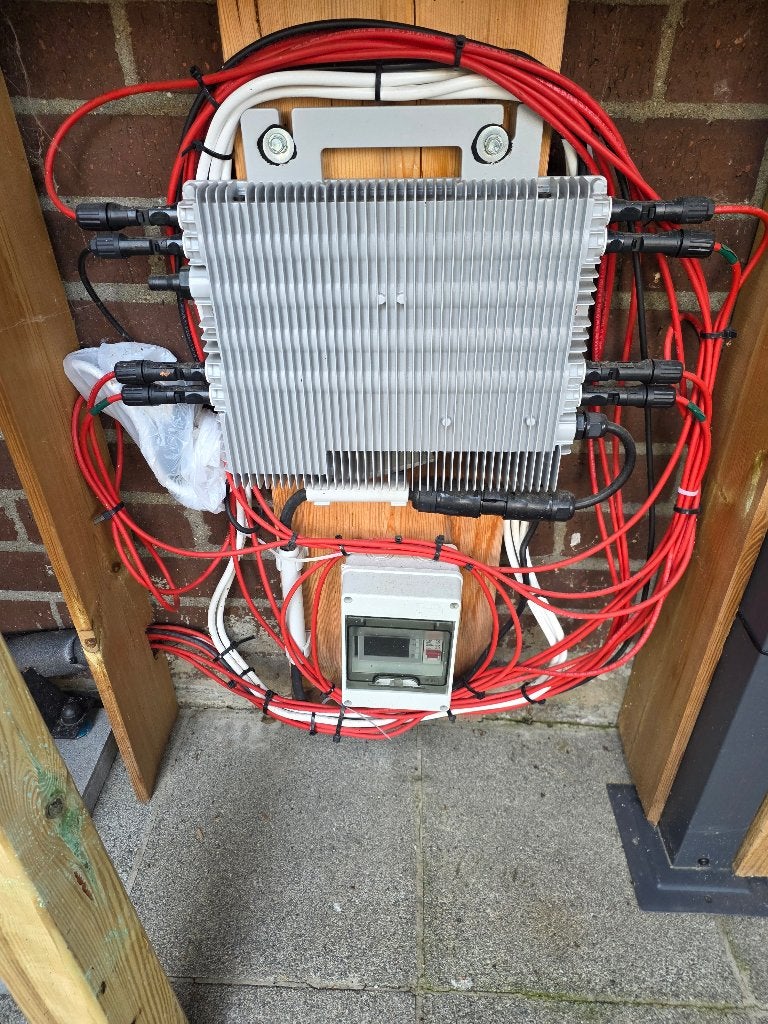 Onduleur play play pour panneau solaire, Enlèvement, Utilisé, Panneau, 200 watts-crêtes ou plus