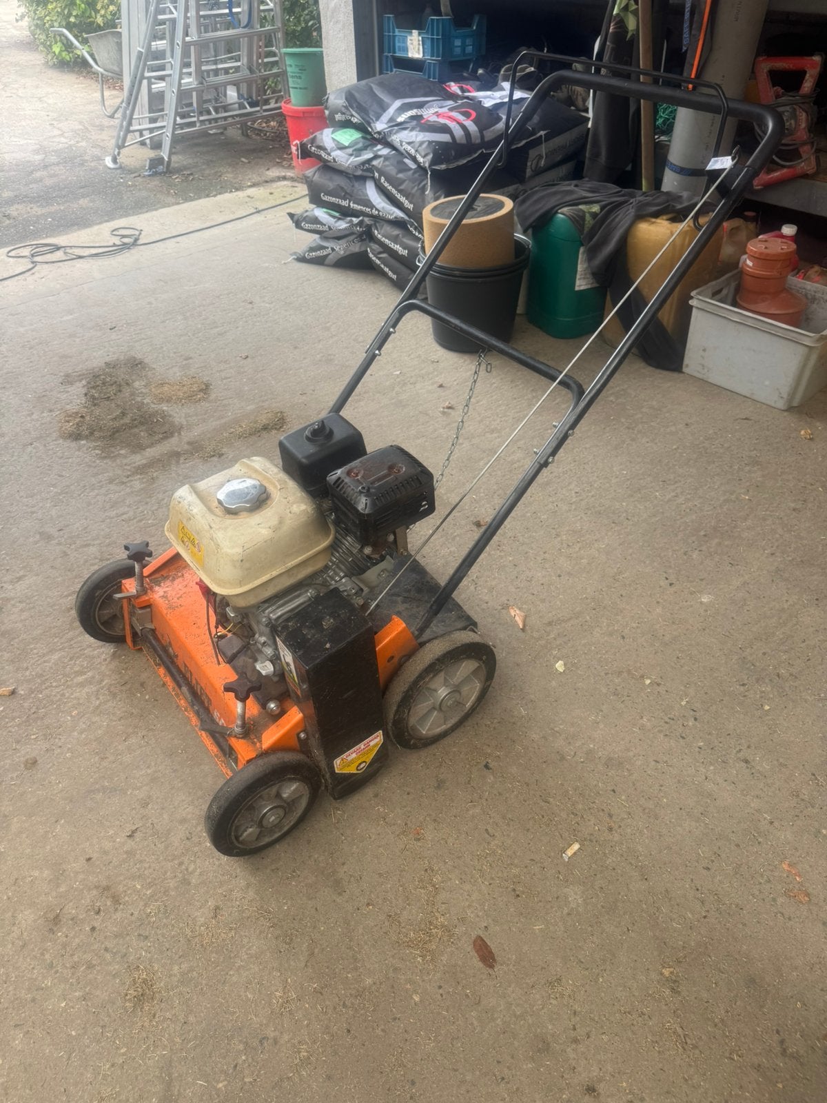 Eliet 501 verticuteermachine, Jardin & Terrasse, Scarificateurs, Enlèvement, Utilisé, Essence