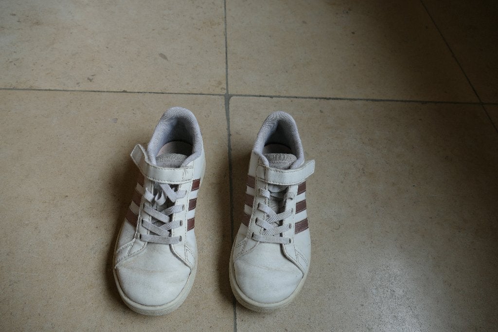 sneakers  Adidas: maat 29, Kinderen en Baby's, Kinderkleding | Schoenen en Sokken, Adidas, Meisje, Ophalen of Verzenden, Zo goed als nieuw