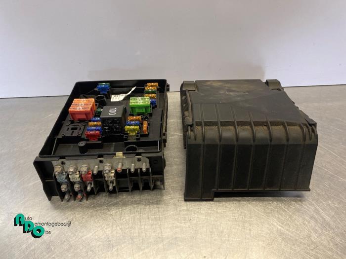 Boîte à fusibles d'un Volkswagen Golf (Golf 04-), Volkswagen, -, 3 mois de garantie, Utilisé