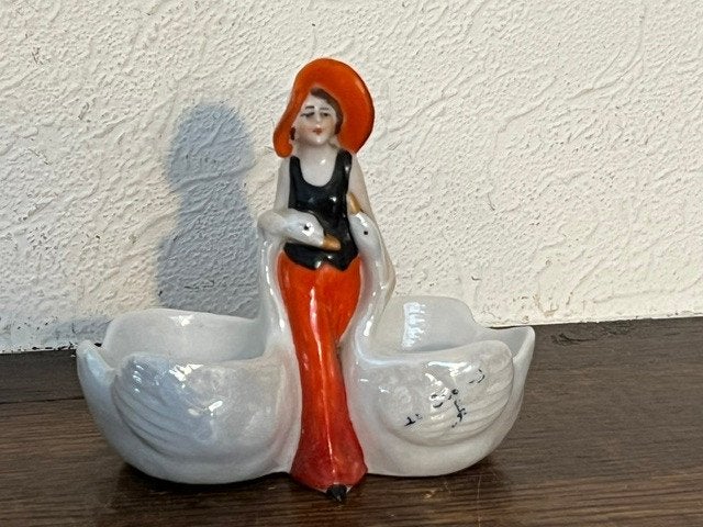 Antiek peper- en zoutstel, meisje met zwanen, Antiek en Kunst, Ophalen