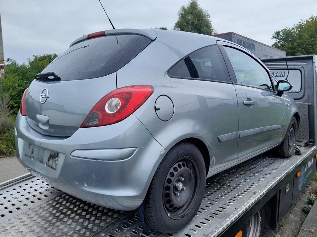 TANKKLEP Opel Corsa D (01-2006/12-2014), Auto-onderdelen, Gebruikt, Opel, Opel Automobile GmbH, Kontakt-opel@opel.com