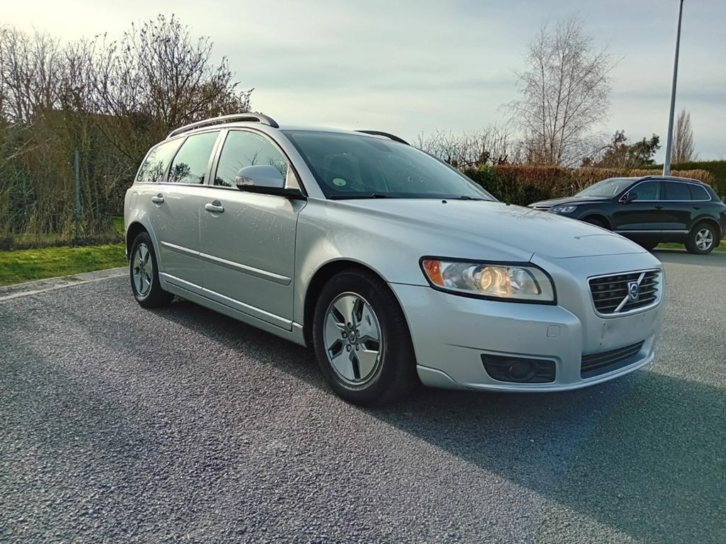 Très belle Volvo V50 1.6d Euro 5, 157 500 km, très propre, Autos, Volvo, Cuir, 1586 cm³, Boîte manuelle, Noir