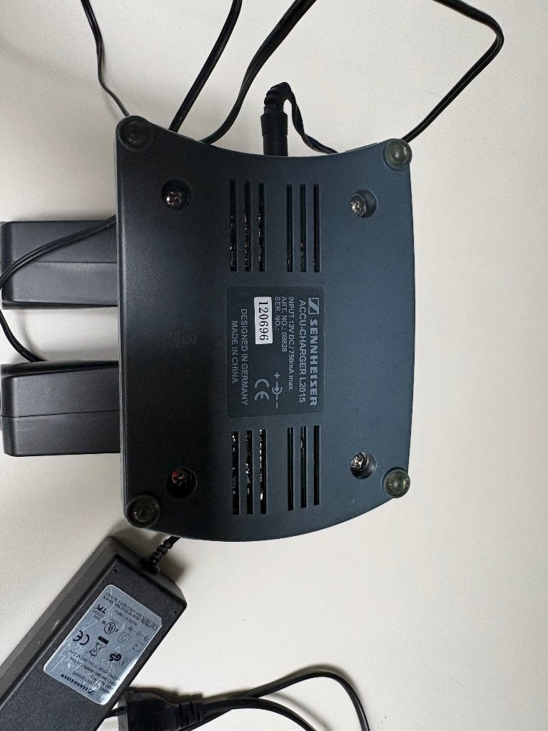 Sennheiser laadstation met microfoonhouders, TV, Hi-fi & Vidéo, Casques audio, Enlèvement ou Envoi, Comme neuf, Sennheiser