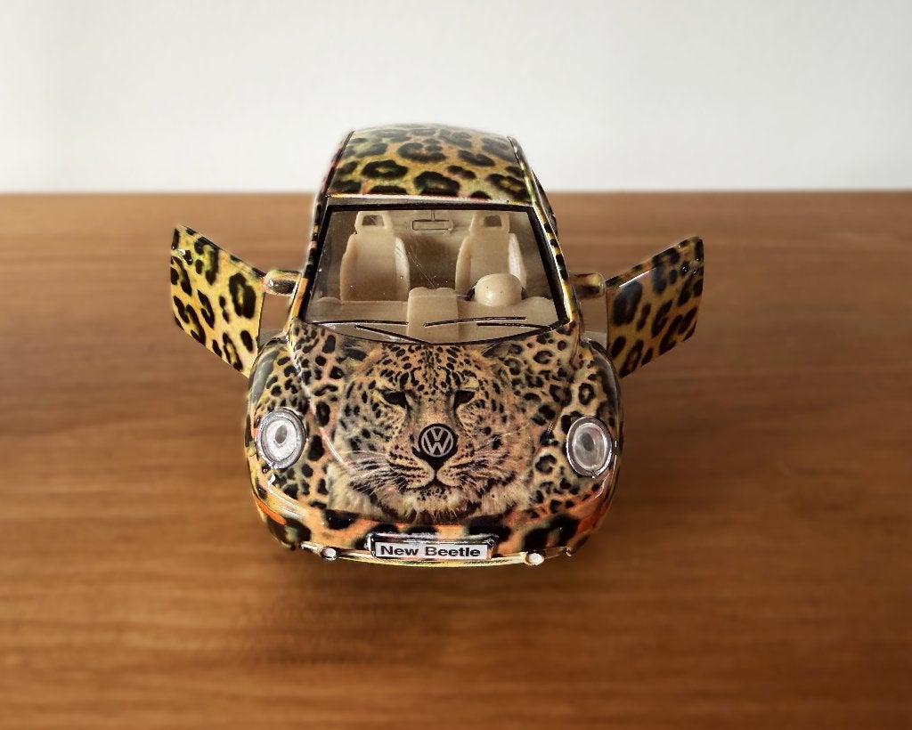 Kinsmart Volkswagen New Beetle collectable, Luipaard, 1:32, Verzamelen, Ophalen of Verzenden, Zo goed als nieuw, Auto's