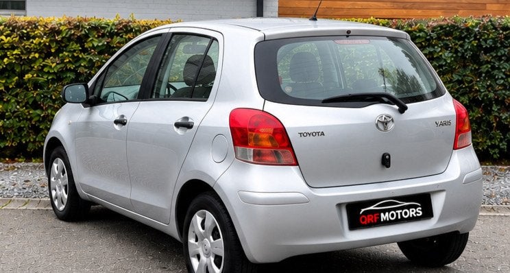 🔥TOYOTA YARIS 1.0 ESSENCE /2010 /111 000 KM /GARANTIE, Auto's, Bedrijf, Yaris, Zilver of Grijs, 51 kW