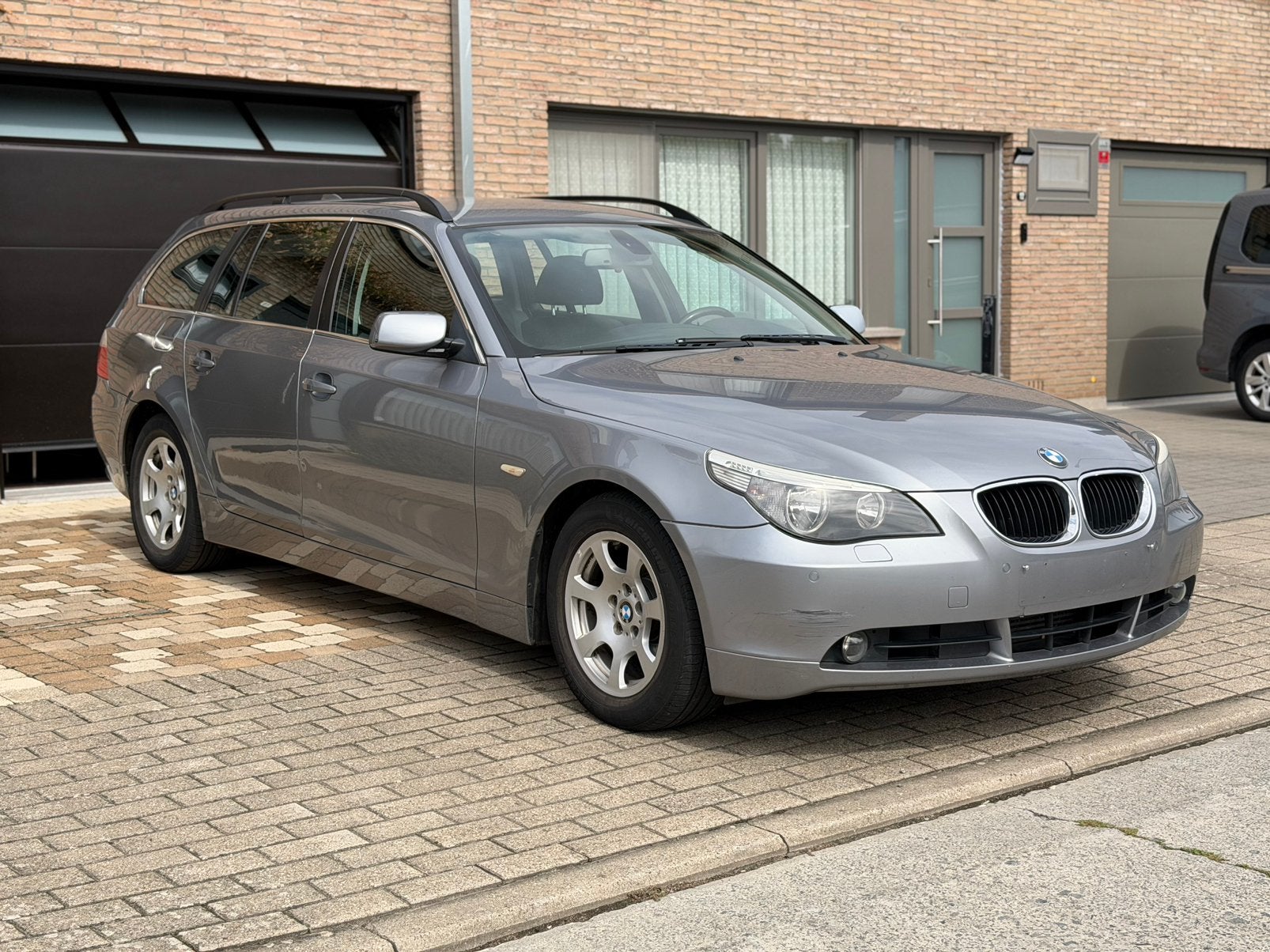 BMW 525D E61, Autos, BMW, Cuir, Boîte manuelle, Noir, Euro 4