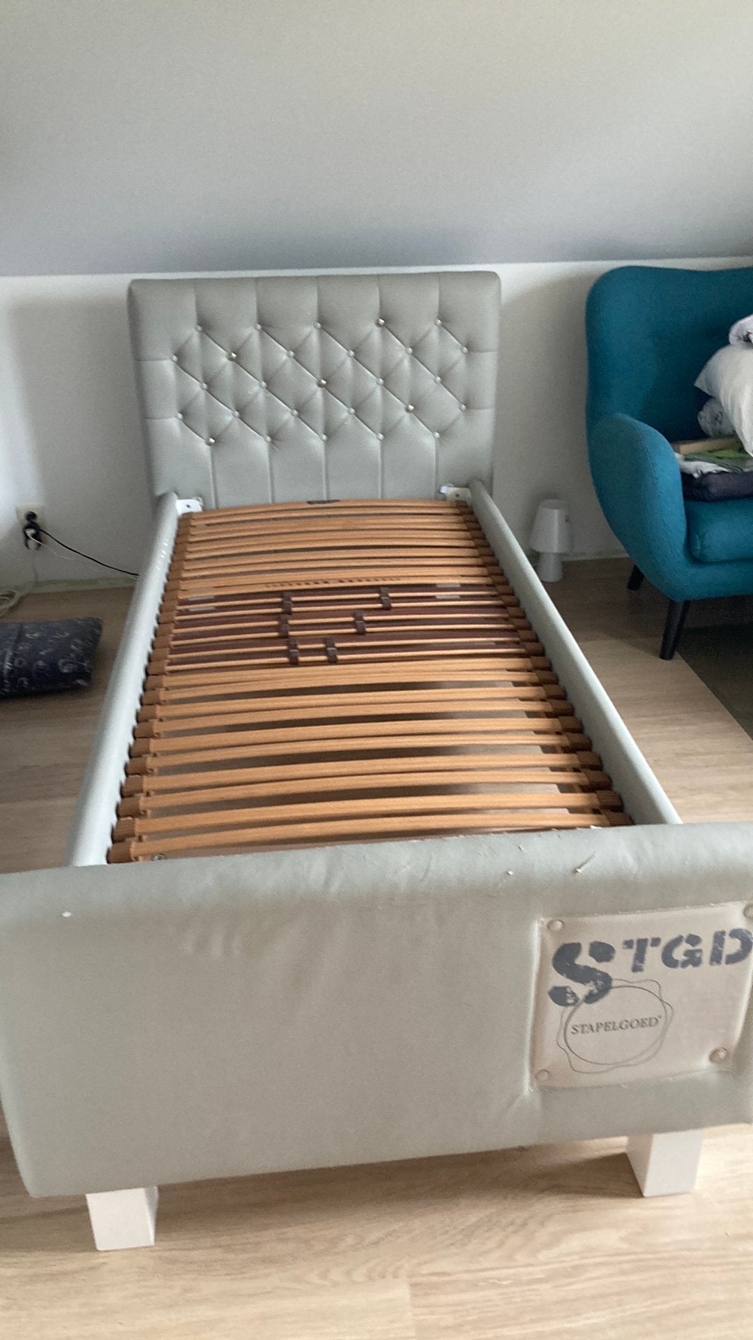 Gratis bed, 90 cm, Gris, Tissu, Une personne