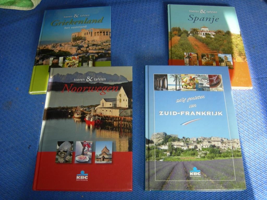 4 boekjes: Z.Frankrijk, Spanje, Noorwegen, Griekenland, Boeken, Europa, Ophalen of Verzenden, Zo goed als nieuw, Reisgids of -boek