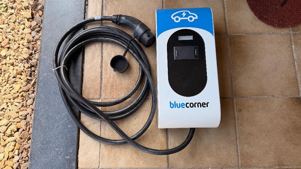 Blue Corner Curved Wallbox 22 kW Laadpaal (3-fase) met kabel, Autos : Divers, Bornes de recharge, Enlèvement, Borne de recharge