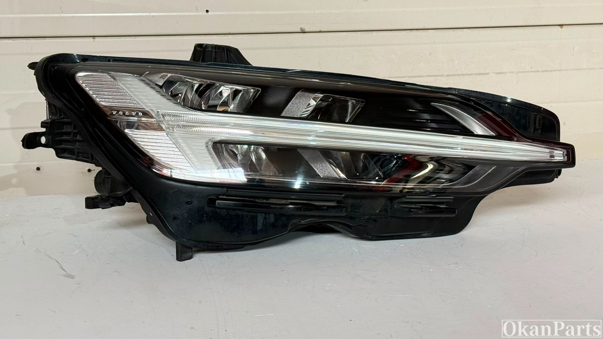 Phare droit LED pour Volvo V60 S60 II, Gunnar Engellaus vag 8
405 31  Gothenburg, SE, Info@volvocars.com, Volvo Car Corporation
