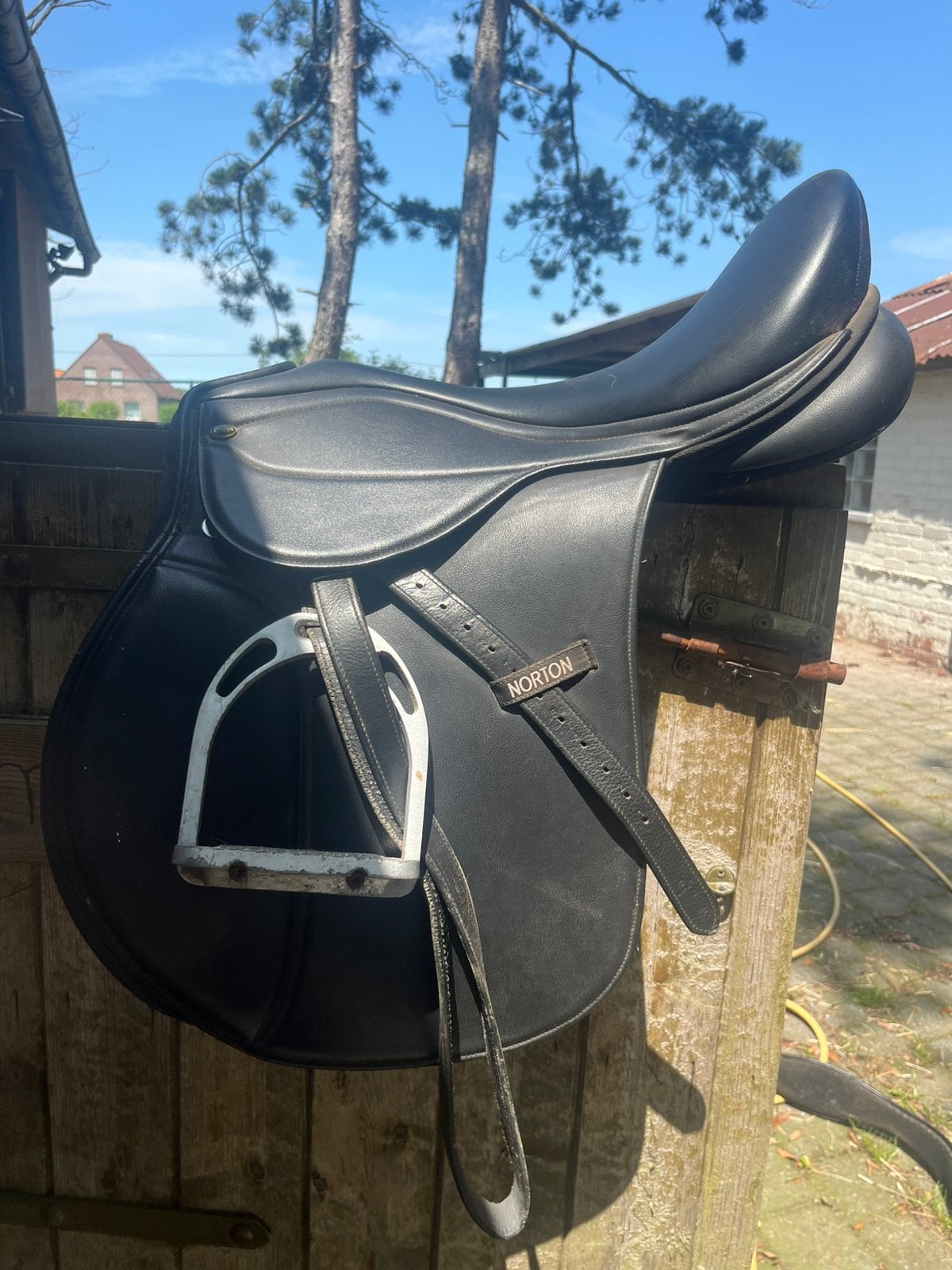 Norton zadel + singel, Animaux & Accessoires, Chevaux & Poneys | Selles, Enlèvement, Comme neuf