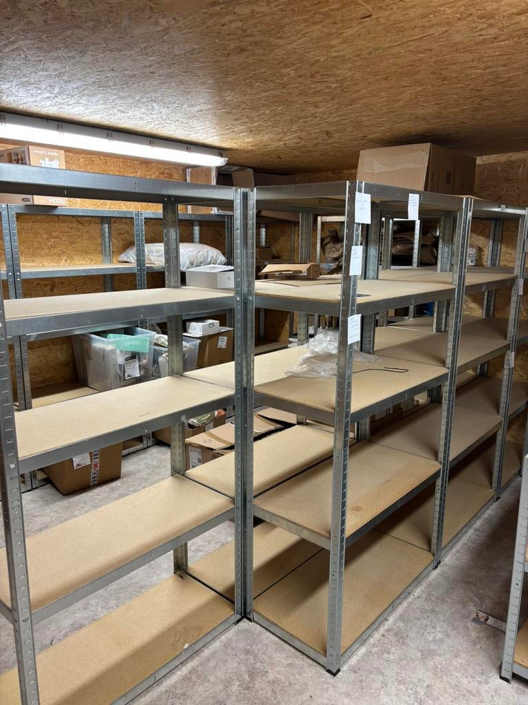 25 Metalen rekken te koop, Huis en Inrichting, Ophalen, Zo goed als nieuw