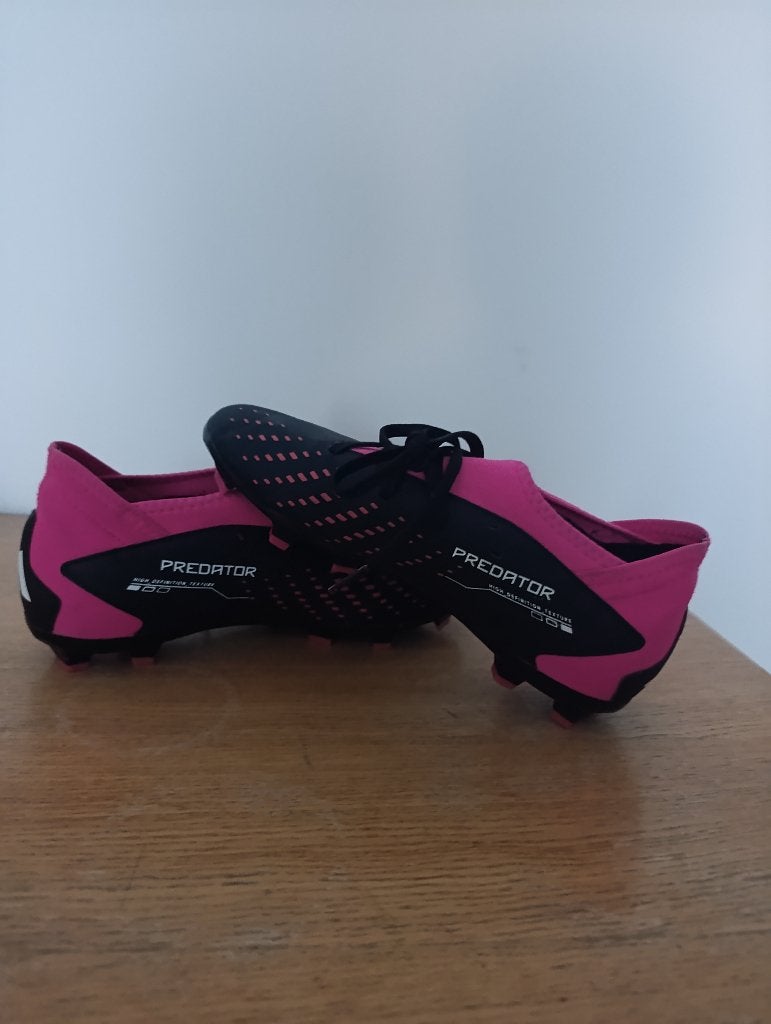 Adidas Predator crampons football noir et rose, Sports & Fitness, Enlèvement, Comme neuf, Chaussures