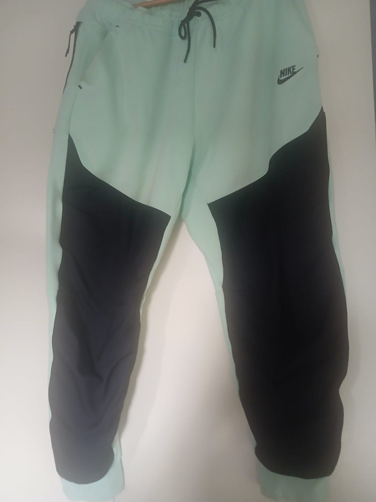 Pantalon Nike Tech en bon état taille XL, Enlèvement ou Envoi, Taille 56/58 (XL)