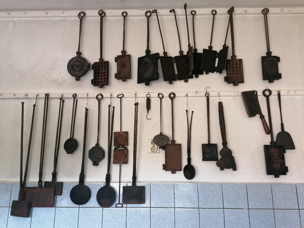 Belle collection de gaufriers anciens, Enlèvement