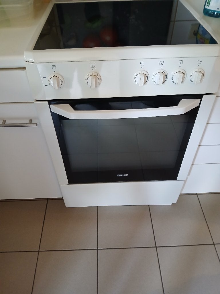 Oven met vitrokeramische kookplaat, Elektronische apparatuur, Ophalen, 4 kookzones, Zo goed als nieuw, Vrijstaand