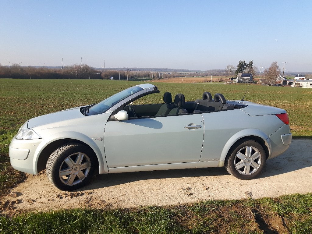 Renault Mégane coupé cabriolet, Autos, Renault, Argent ou Gris, Achat, Bluetooth, Cabriolet