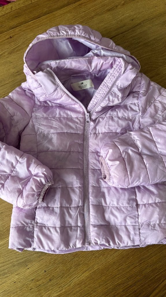 Lila donsjas 134, Kinderen en Baby's, Meisje, H&M, Ophalen of Verzenden, Zo goed als nieuw