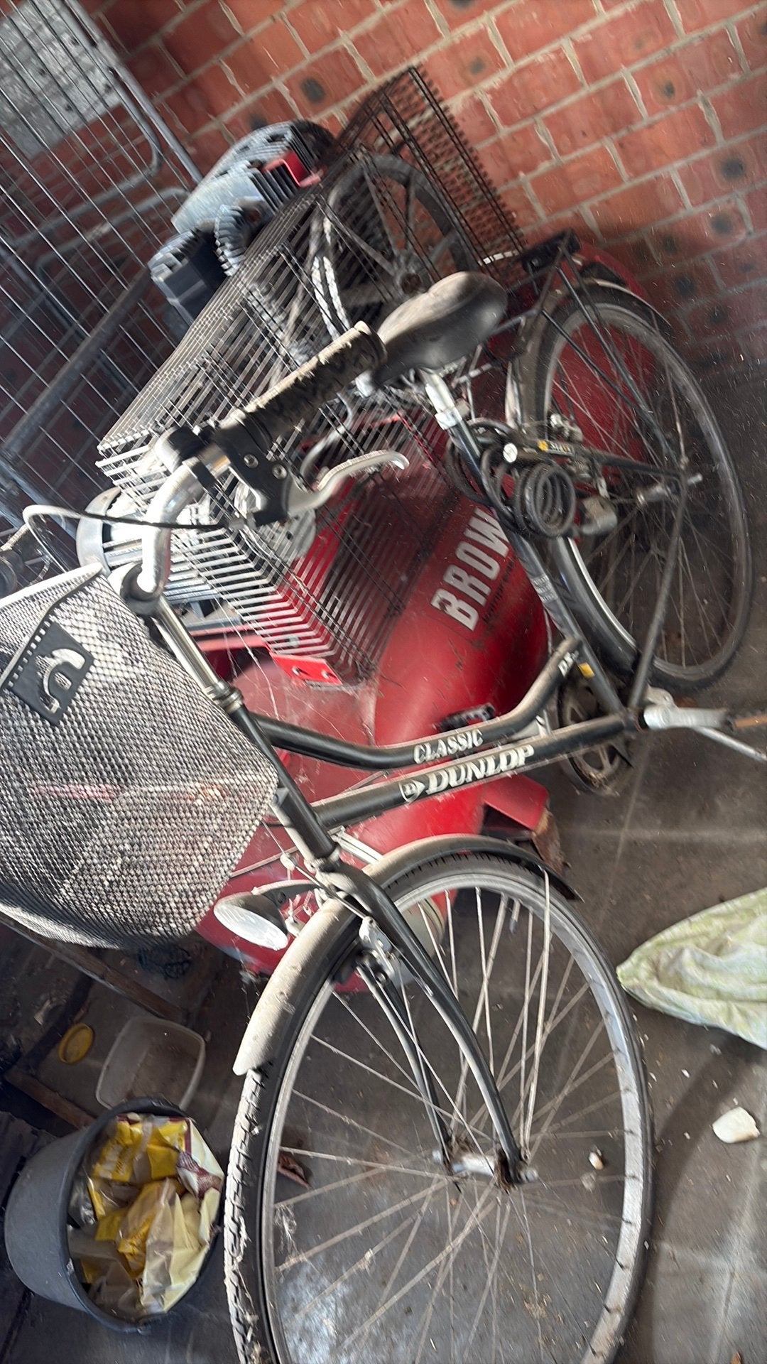 Dunlop dames fiets met mandje, Ophalen, Gebruikt