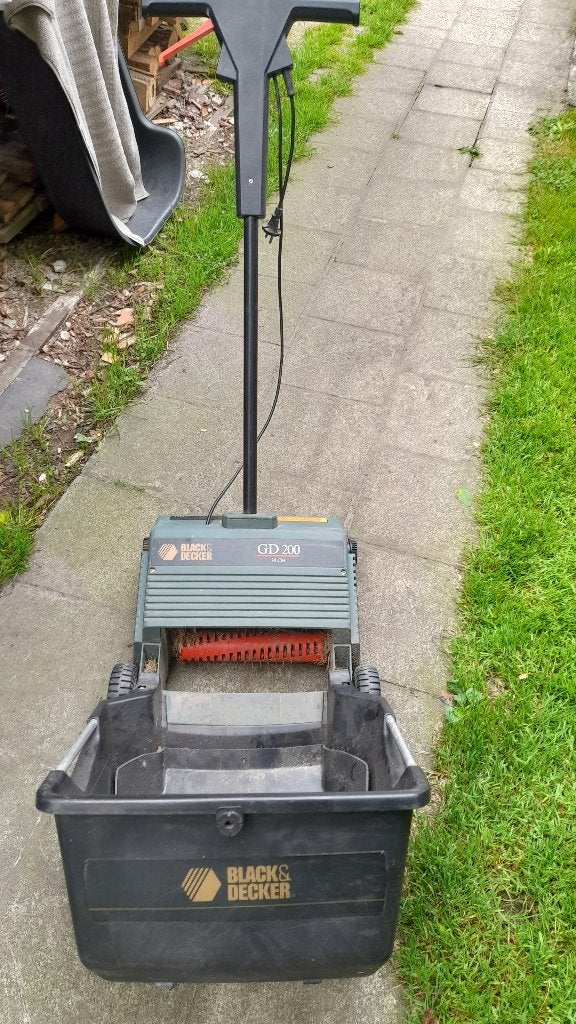 Verticuteermachine Black en Decker GD200, Tuin en Terras, Ophalen, Gebruikt, Black&Decker, 30 tot 50 cm
