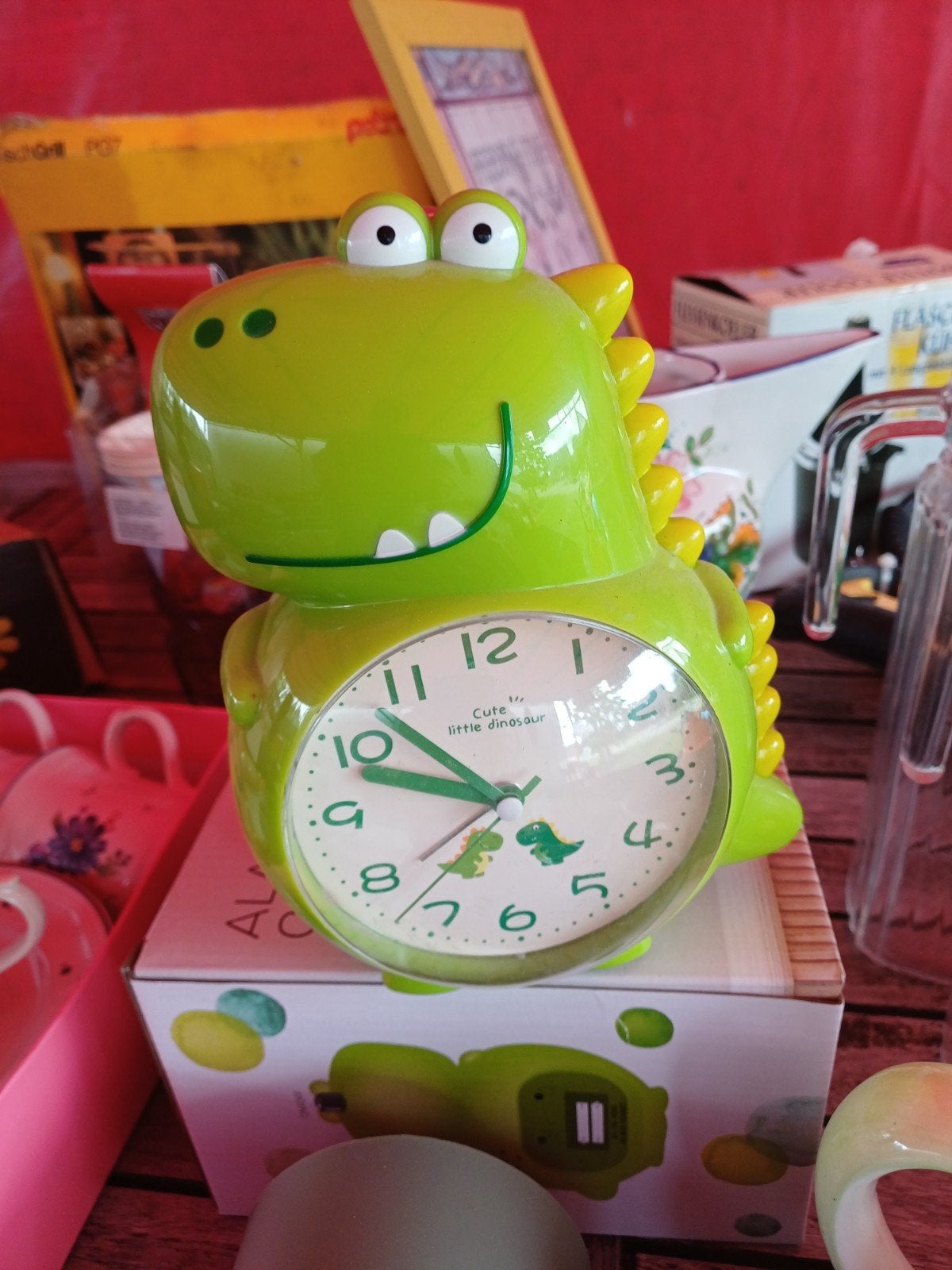 Dino klok, Ophalen