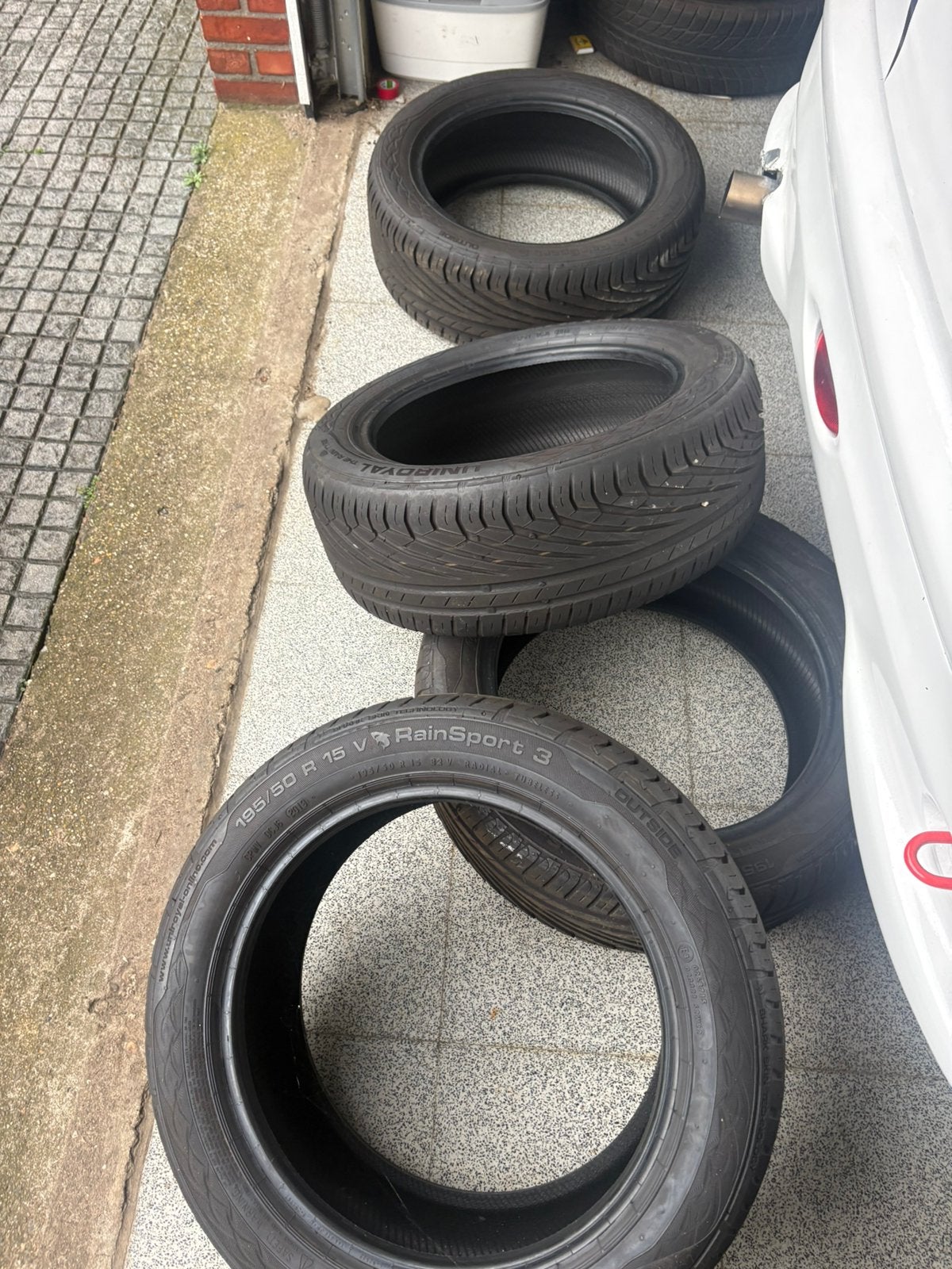 4x Uniroyal RainSport 3 – 195/50 R15 82V – Weinig gebruikt, Auto diversen, Ophalen of Verzenden, Zo goed als nieuw