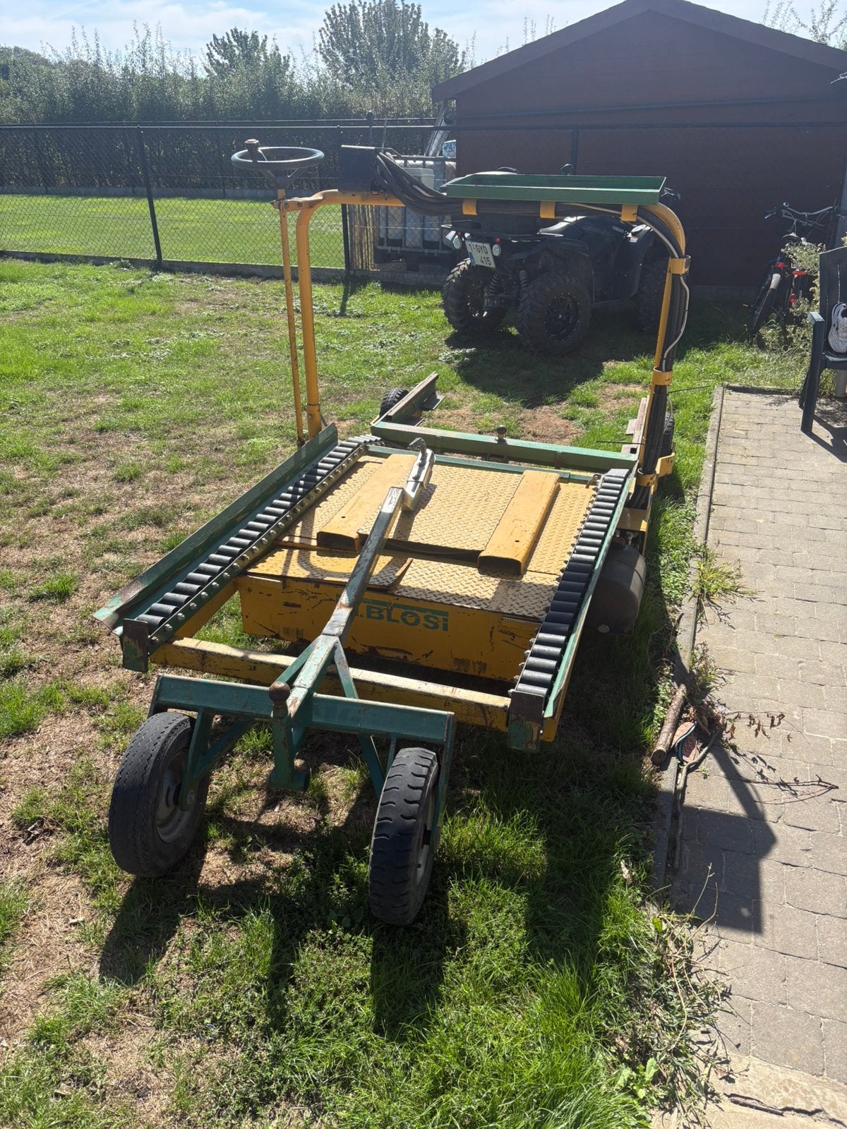 2 chariots de cueillette électriques Inblosi, Enlèvement