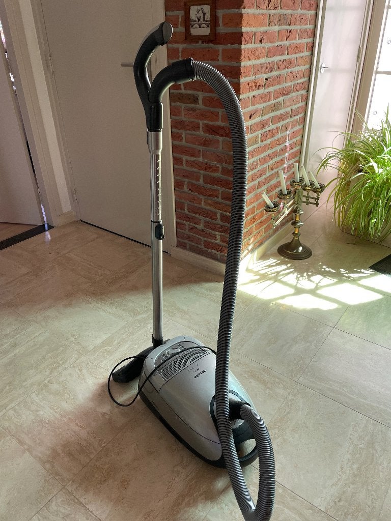 Stofzuiger Miele 2200 W, Elektronische apparatuur, Gebruikt, Miele, 2000 watt of meer, Geschikt voor harde vloeren