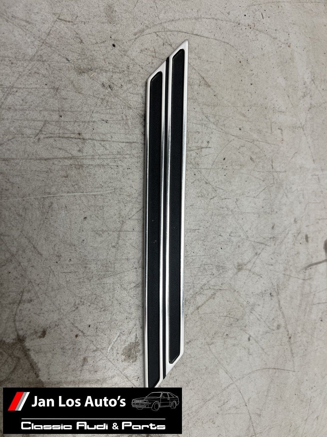 Audi 80 B1 c-stijl lijst NOS 823853217 links, Gebruikt, -, -, -