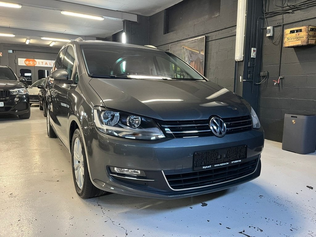 VW SHARAN **HIGHLINE** 7PL** BOITE AUTO** 12MOIS DE GARANTIE, Autos, 100 kW, Entreprise, 7 places, Entretenue par le concessionnaire