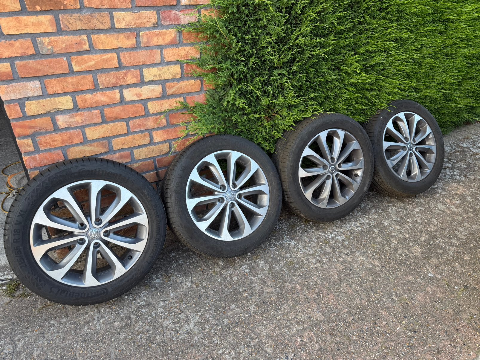 Velgen 215/55/R18 Continentaal Nissan Qashqai , originele, Ophalen, Zomerbanden, Band(en)