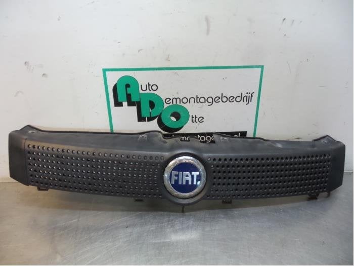 Grille van een Fiat Panda (Panda 03-), Gebruikt, -, -, Ophalen of Verzenden