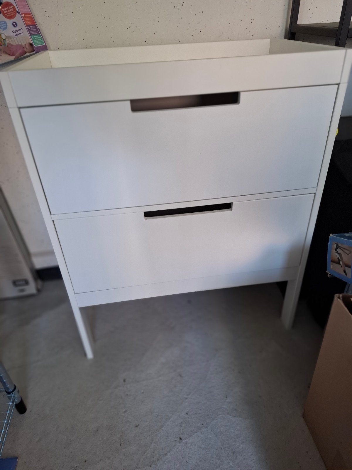 Witte commode / verzorgingstafel met 2 ruime laden, Kinderen en Baby's, Kinderkamer | Commodes en Kasten, Ophalen