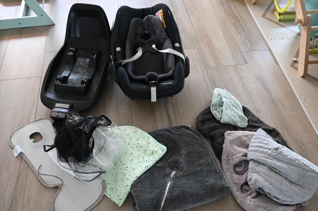 Isofix, maxi cosi, hoezen, muggennet, adapters, ..., Ophalen, Gebruikt, Maxi-Cosi, Isofix