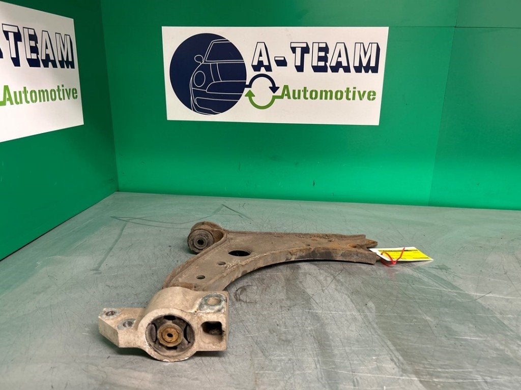 BRAS DE SUSPENSION AVANT DROIT (TRIANGLE) Golf V (1K1), Volkswagen, Volkswagen AG, Utilisé, Kundenbetreuung@volkswagen.de