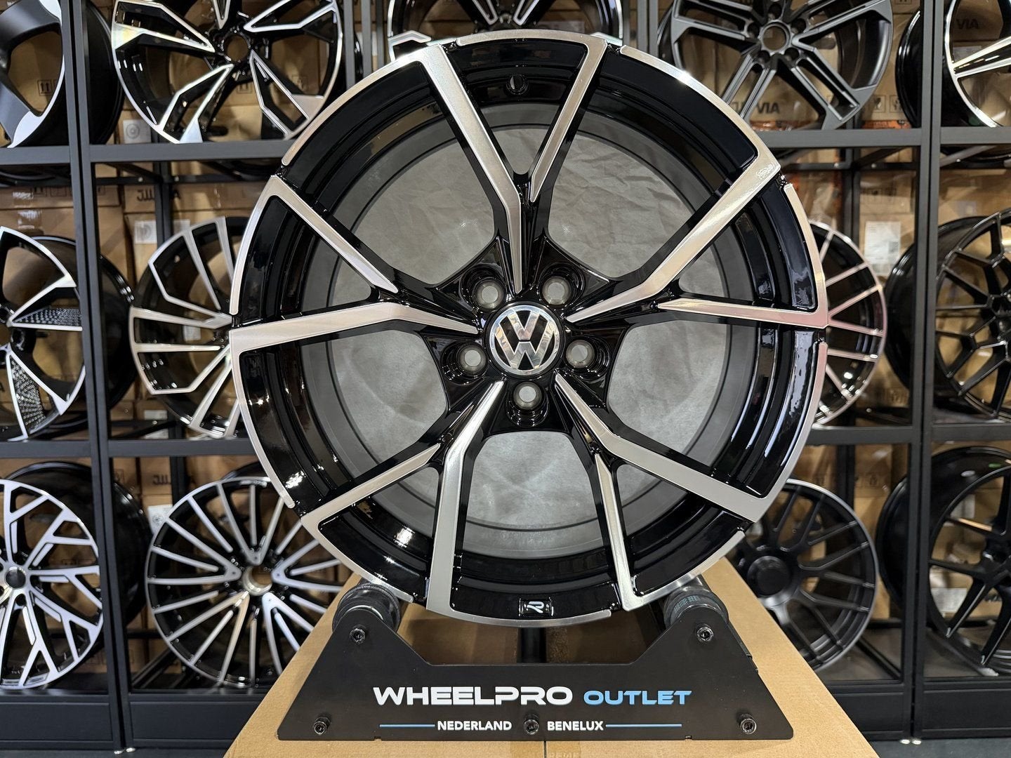 17'' VW ESTORIL R LOGO 5X100 Polo 6R 2G Audi A1 TAIGO T-CROS, Auto-onderdelen, Velg(en), -, -, Nieuw