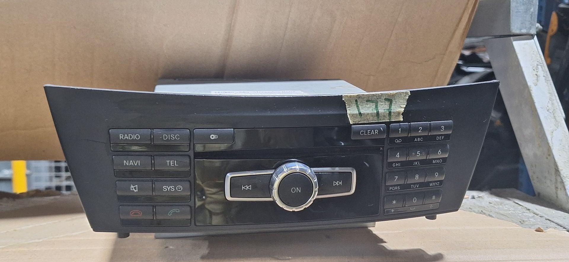 Originele Mercedes C-Klasse W204 Navigatie / Autoradio (Audi, Autos : Divers, -, Utilisé, -, -