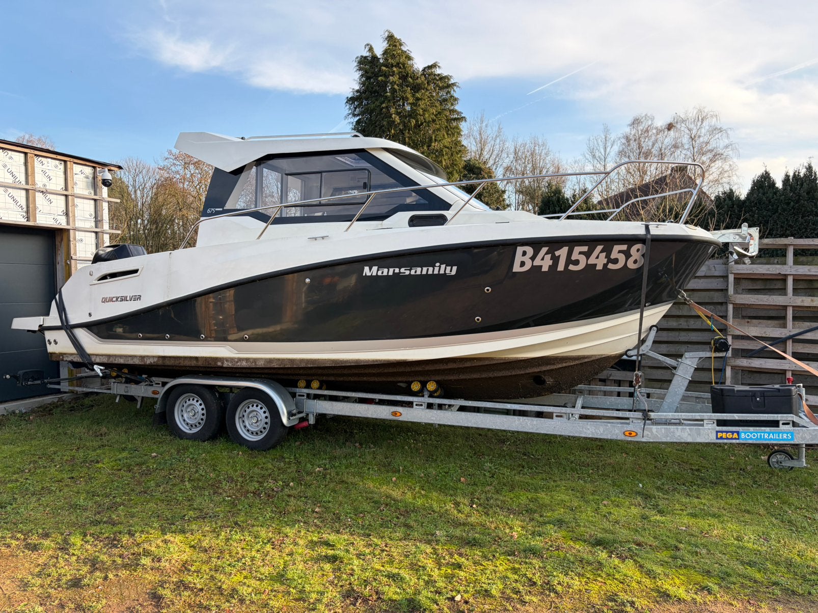 Quicksilver 675 weekend met trailer 175pk mercury 189uur, Sports nautiques & Bateaux, 25 m, 175 ch, Essence, Toilettes