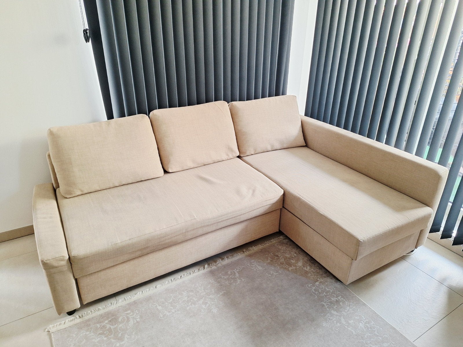 Hoekslaapbank met salontafel en zijtafel, Ophalen