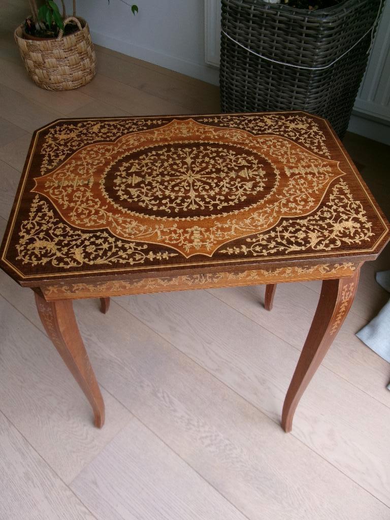 Table "Boite à musique italienne" Vintage 1960, Ophalen