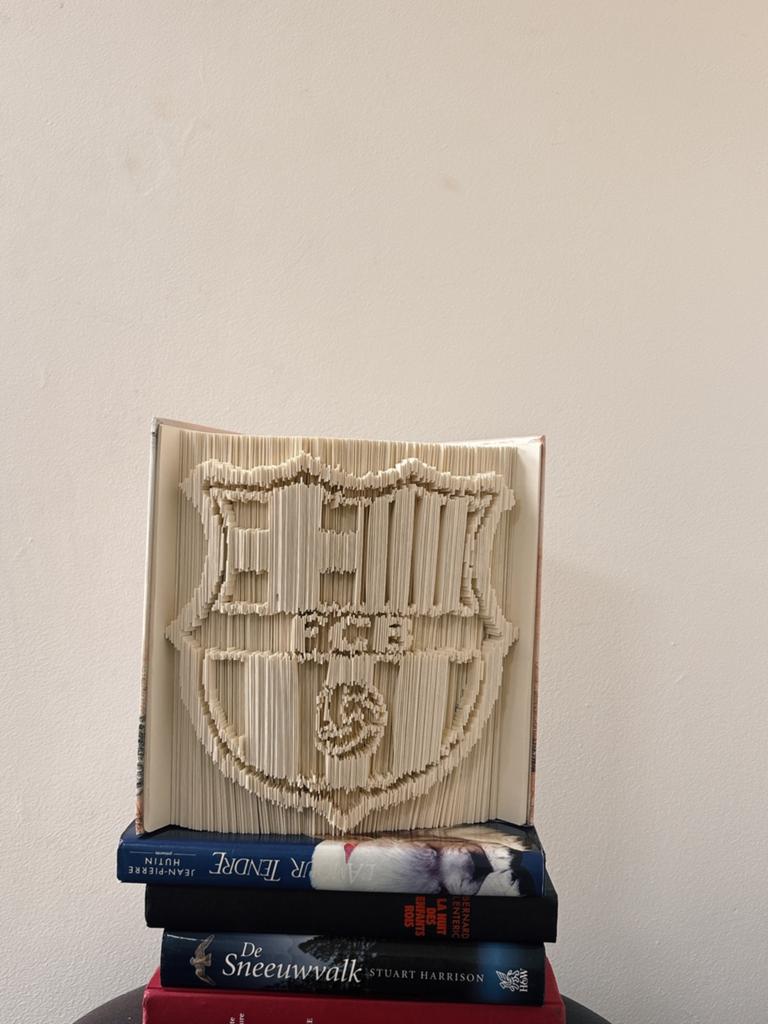 FC Barcelona Book Art — Handgemaakte decoratie, Muziek en Instrumenten, Accordeons, Ophalen of Verzenden, Zo goed als nieuw